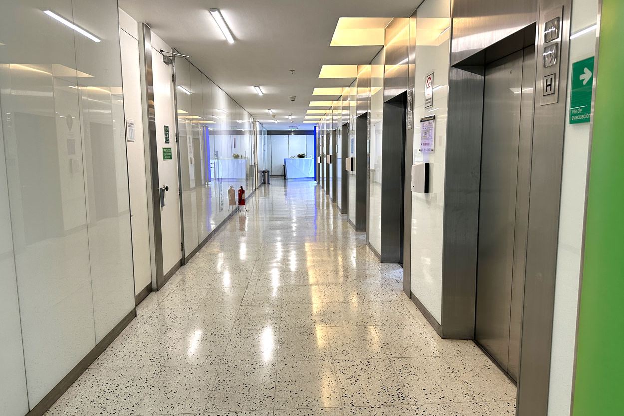 Hall de ascensores del edificio